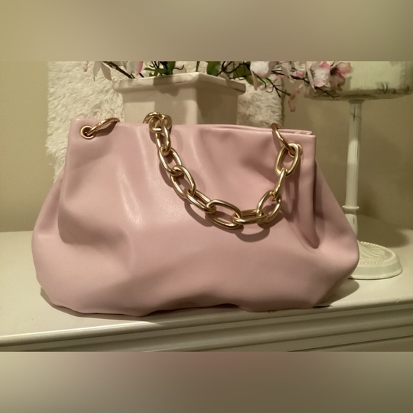 House of Want Handbags - EUC, House of Want, Vegan Leather, Beautiful pink/Mauve Pocketbook, chain strap.